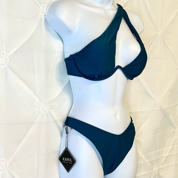 NWT One Shoulder, High Cut Thong Bikini Set- Sz 6 - Picture 4 of 10